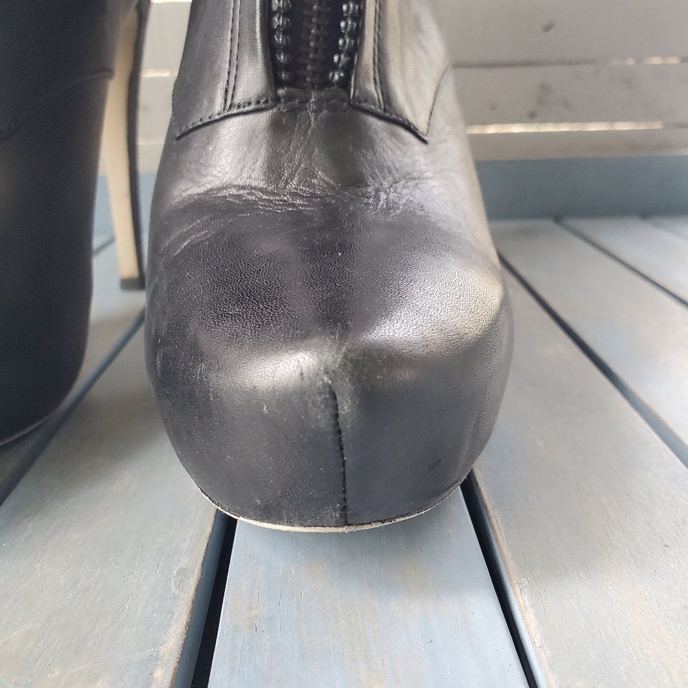 BCBG MAXAZRIA Perro Leather Bootie Heels Black Size 10 - Picture 11 of 16